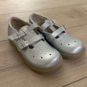 Lightly worn Footmates - only wore couple times for photos and holiday.